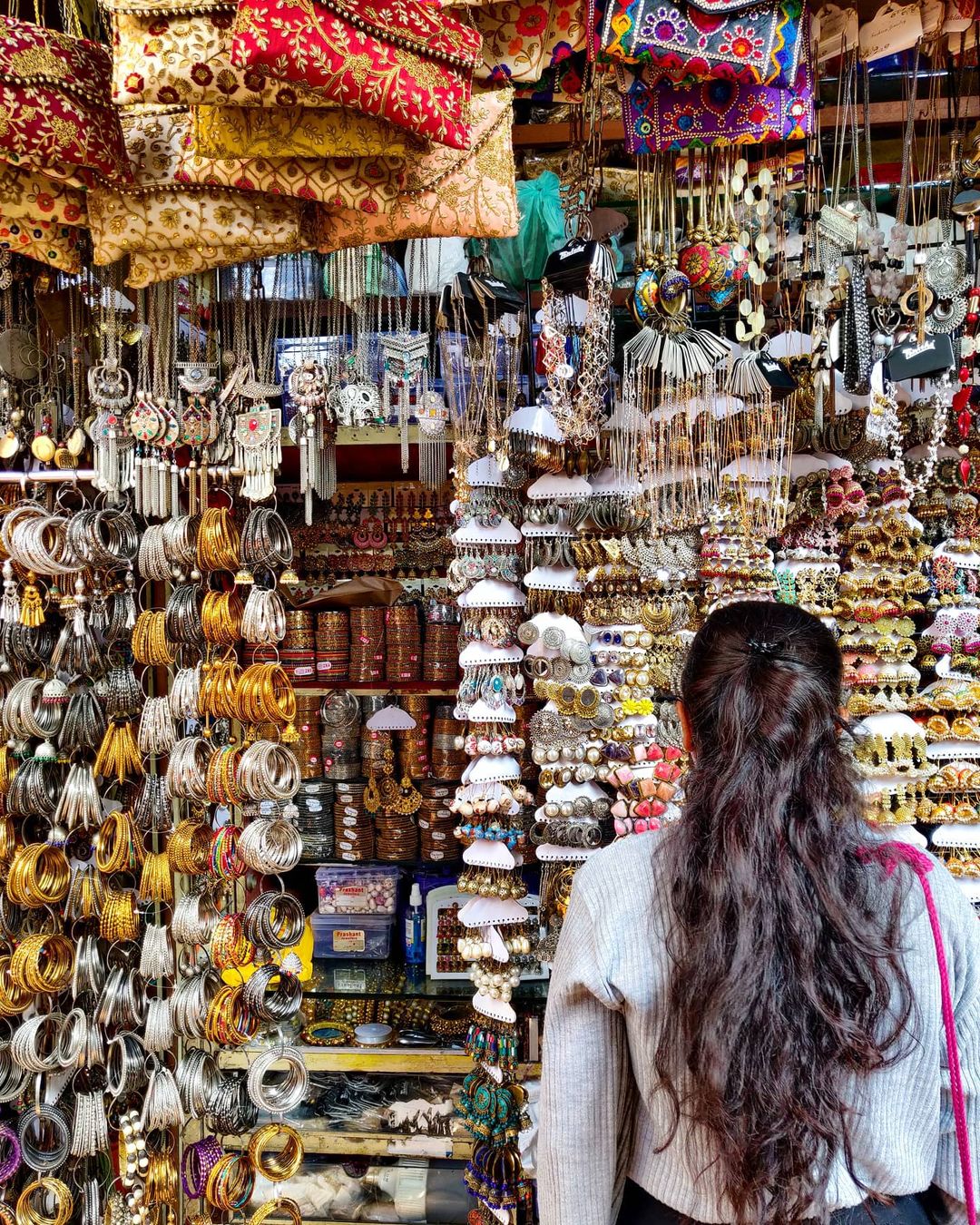 Colaba Causeway Market